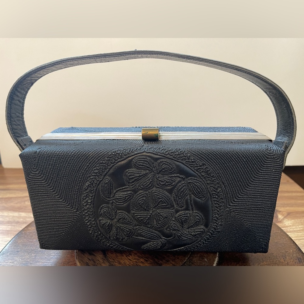 Vintage 1950s Elegant floral detailing Black Handbag purse